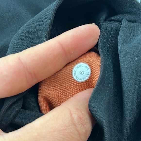 Lululemon Mapped Out High Rise Tight 28" *Camo Black / Brick - Picture 5 of 5